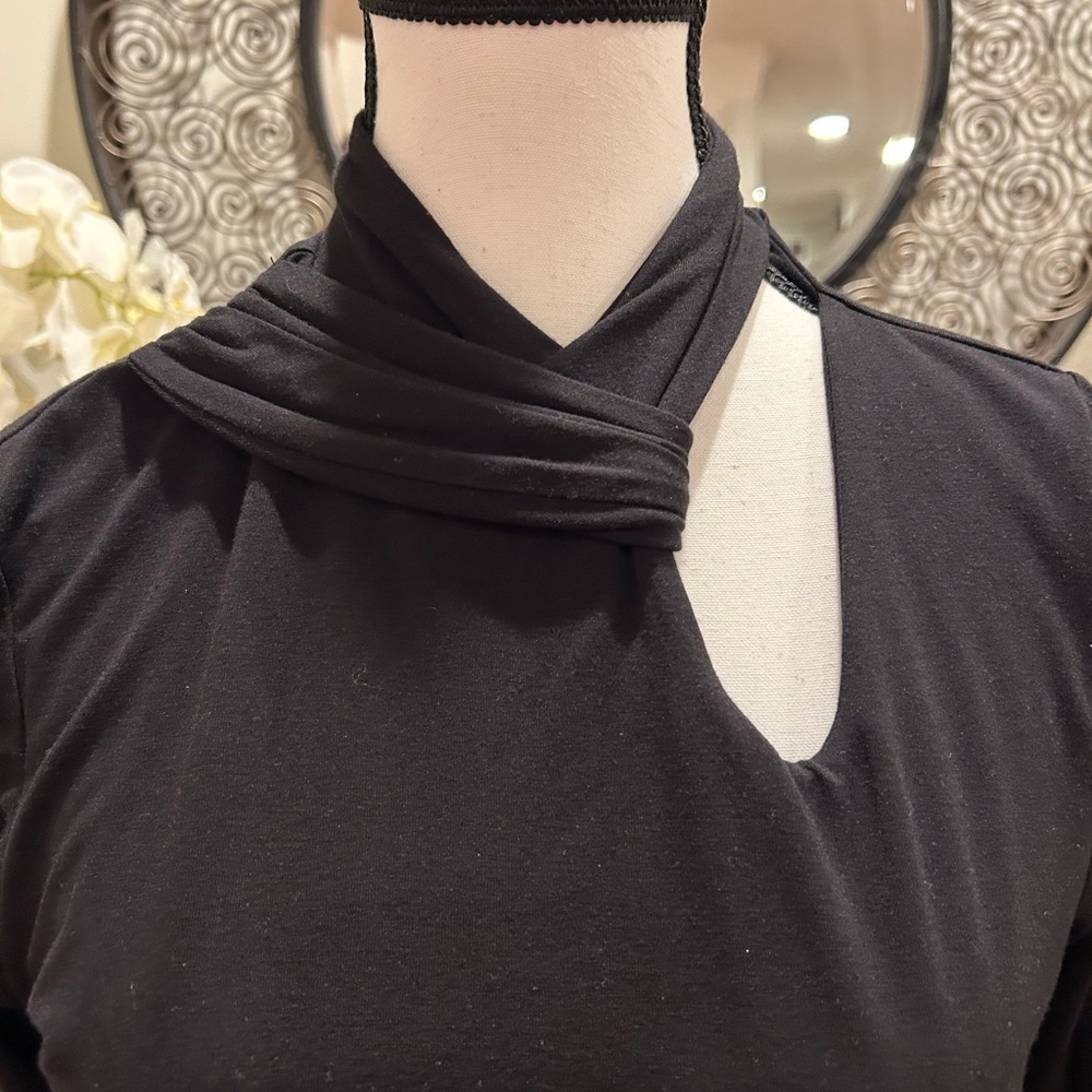 Elie Tahari Black Long-Sleeve Twist Neck Top - Picture 2 of 7